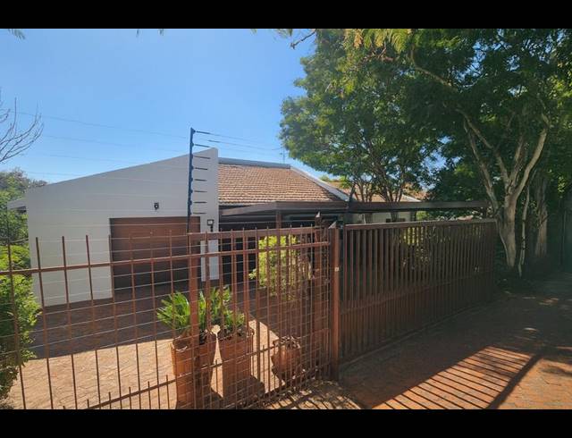 3 BEDROOM HOUSE FOR SALE IN NEWLANDS